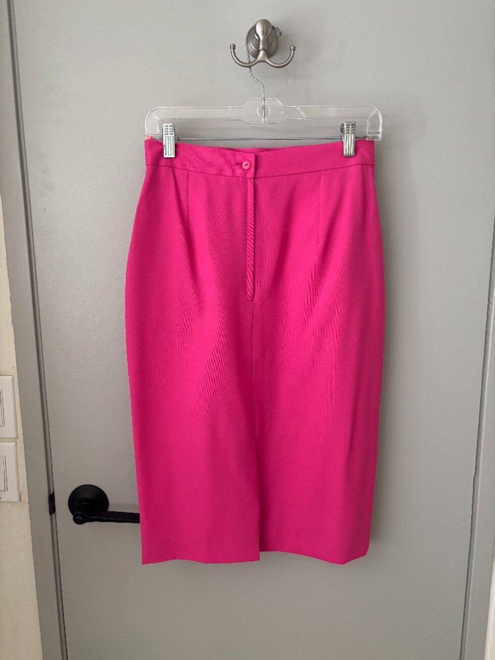 Vintage Miss Torrente Paris Hot Pink Wool Pencil Skirt Size 40 Made in France